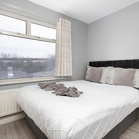 Large 4 Bedroom House With Parking Available ロンドン エクステリア 写真